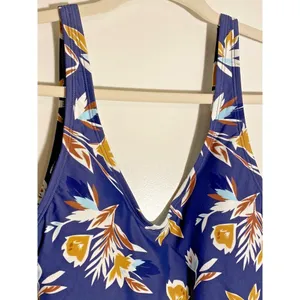 NWT Dolce Vita PIGEON Matisse Floral One Piece Swimsuit Size Small Missing‎ Belt thumbnail 5