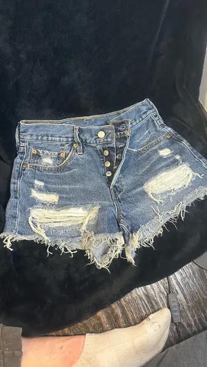 Denim Levi’s Shorts 501 Cut-Off Button Fly thumbnail 2