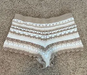 H&M Tan and White Knit Shorts thumbnail 1