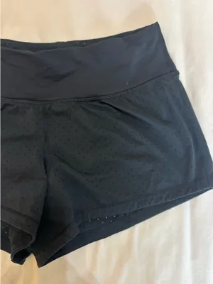 Lululemon 2.5" Shorts thumbnail 2