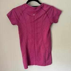 Lululemon Swiftly Tech V-Neck Short Sleeve Shirt Pink Athletic Top Size 4 thumbnail 2