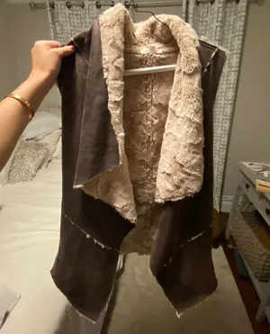 Double Zero Faux Fur Vest thumbnail 2