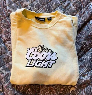 Coors Light Yellow Crewneck Size XL thumbnail 4