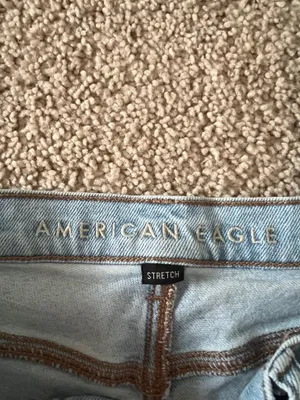 American Eagle Strigid Mom Jeans Light Wash thumbnail 5