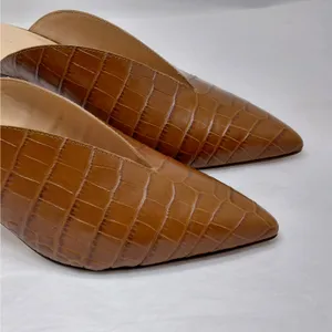 $289 NWT Club Monaco Mule Heels Women's Sz 7 Brown Croc Embossed Pointed Toe thumbnail 3