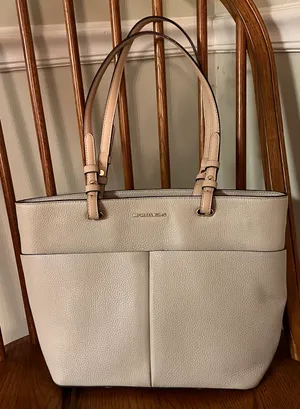Michael Kors Purse thumbnail 5