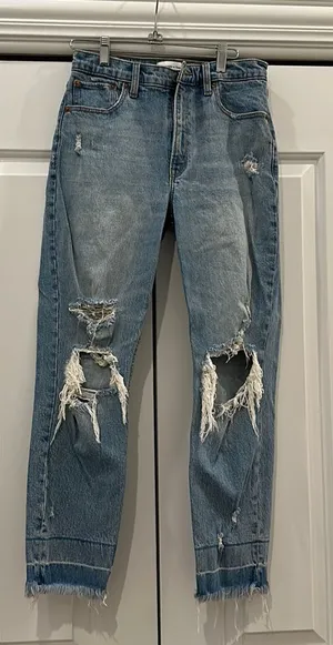 Abercrombie High Rise Mom Jean thumbnail 1
