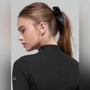 ALO Yoga NWT Airlift Rhythm Scrunchie Elegant Black Hair Accessories thumbnail 2