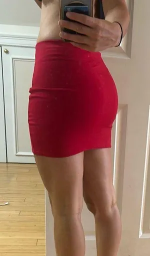 Red pencil skirt size small thumbnail 1