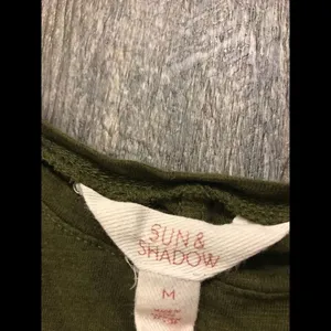 Sun & shadow‎ green top thumbnail 2
