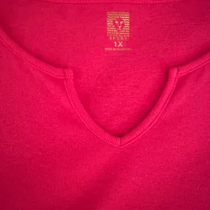 NWT Sport Fuchsia Short Sleeve Tee Split Neckline and Curved Hem 1X thumbnail 3