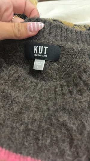 Boutique sweater thumbnail 2