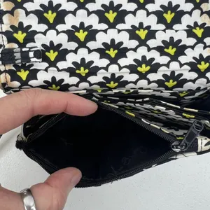 Vera Bradley Fanfare Your Turn Lock Smartphone Wristlet Wallet Quilted 13945-156 thumbnail 13