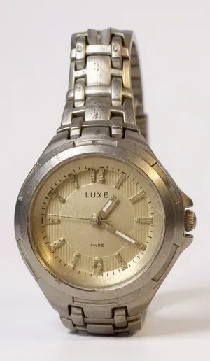 LUXE Swiss‎ Quartz Women's Silver Tone Analog Watch Elegant Timepiece thumbnail 1