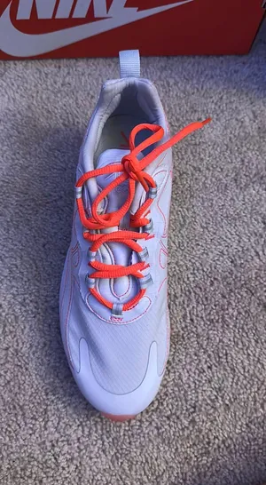 Nike Air Max 270 React Shoes thumbnail 4