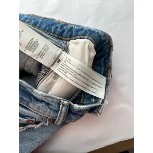 Abercrombie & Fitch Mom High Rise Curve Love Short Size 6/28 thumbnail 4
