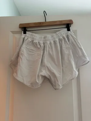 Lululemon Hottie Hot Shorts 2.5" Low-Rise thumbnail 2