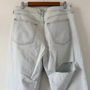 Abercrombie & Fitch Light Wash Mid Rise Baggy Jeans thumbnail 7