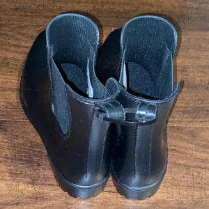 A New Day Sleek Black Ankle Boots Size 7 thumbnail 4