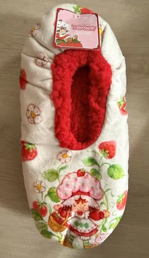 Strawberry Shortcake Fuzzy Babba Slipper Socks Size M/L thumbnail 1