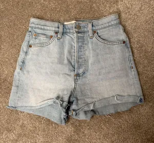 Aritzia Denim Forum The ’50s Arlo Light Wash Denim Shorts Size 26 thumbnail 1