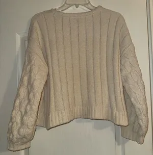 White moon & Madison Cable-Knit Crewneck cropped Sweater thumbnail 3