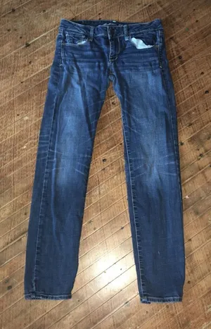 American Eagle size 6 distressed normcore skinny jeans thumbnail 1