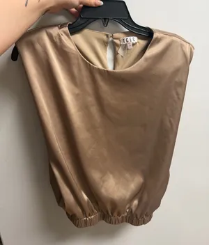 Boutique Top thumbnail 1