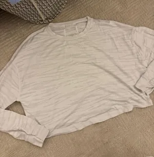 Lululemon Long sleeve  thumbnail 1