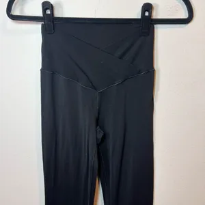 Offline By Aerie Real Me Super Flare Hi-Rise Crossover Leggings Black Sz Medium thumbnail 2
