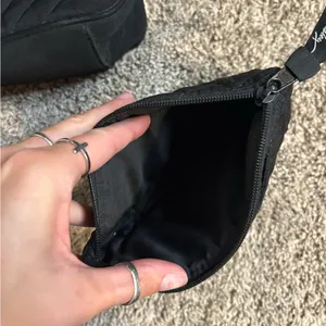 Vera Bradley Black Quilted crossbody purse and wallet thumbnail 9