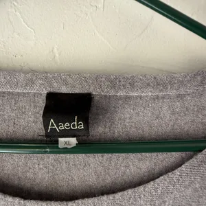 Aaeda Gray Floral Fuzzy‎ Appliqué Sweater Top XL Drop Shoulder Soft Cozy thumbnail 5