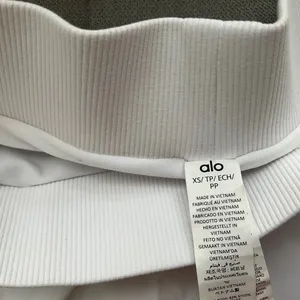 Alo Yoga Breezy Short White XS thumbnail 3
