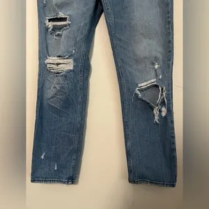 Abercrombie & Fitch Ultra‎ High Rise Mom Jeans Distressed Size 28 thumbnail 2