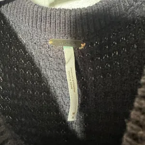 FREE PEOPLE Sunrise Cold Shoulder Waffle Knit Pullover‎ Sweater Black Gray Raw M thumbnail 3