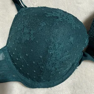 Victoria's Secret Bra thumbnail 2