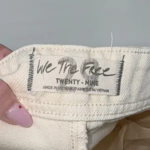 We The Free Osaka Cream Mid Rise Button Fly Barrel Jeans Women's 29 thumbnail 3