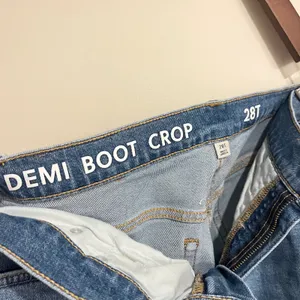 J. Crew Jeans Demi Boot‎ Crop Distressed Medium Wash Stretch 28T 28 Tall thumbnail 6
