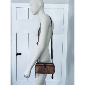 The Sak Leather Embossed Wallet Wristlet Travel‎ Organizer With Strap thumbnail 2