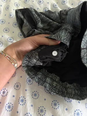 Lululemon Hotty Shorts 2.5" thumbnail 3