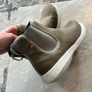 BOGS Cypress Chelsea Boots thumbnail 6