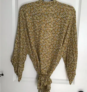 JENS PIRATE BOOTY $132 Crowne Yellow Floral Kimono Jacket Top Size P Small thumbnail 3