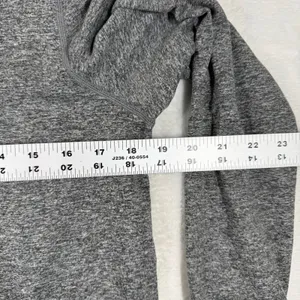 Vuori Halo Essential Hoodie Gray Heather Performance Activewear Pullover 10019 thumbnail 3