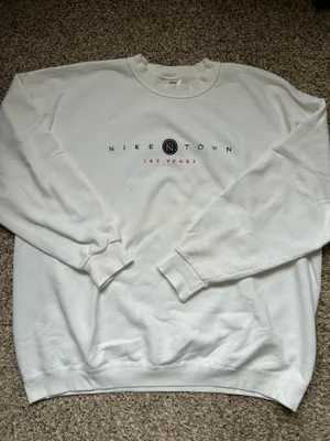 Vintage Nike Town Las Vegas Crewneck thumbnail 1