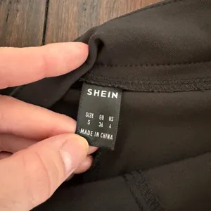 SHEIN Black High Waist Pearl-Embellished Shorts thumbnail 5