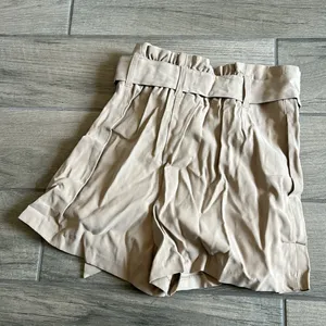 Dynamite almond tan milanda paper bag waist shorts thumbnail 4