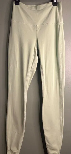 Lululemon High Rise Leggings Size 6 Light Green Yoga Running Gym Athleisure thumbnail 1