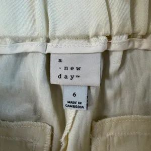 A New Day High Rise Shorts Women's 6 Beige Pleated Front Pockets Summer New thumbnail 6