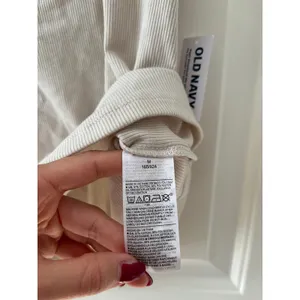 Old Navy Medium Ribbed Tan Tank Top with Brown Trim thumbnail 6