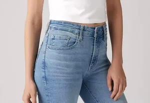 Levi’s 721 High-Rise Skinny Jeans thumbnail 1